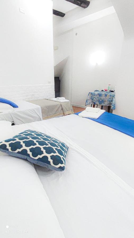 شقة Loft Monteoliveto By Napulitandream نابولي المظهر الخارجي الصورة